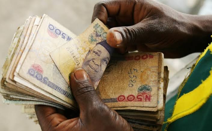 CBN Asks Nigerians To Reject Old Naira Notes From Banks