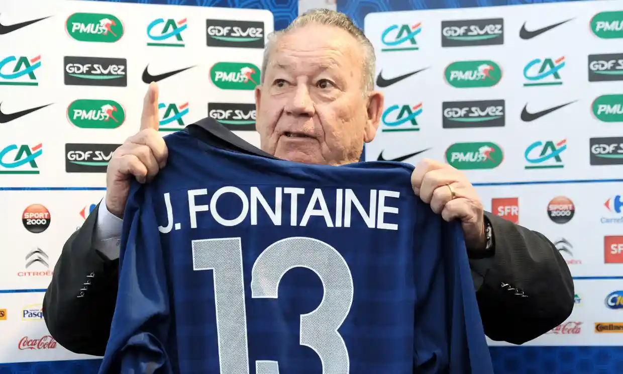 Just Fontaine with a France national football jersey in 2011. Photograph: Franck Fife/AFP/Getty Images