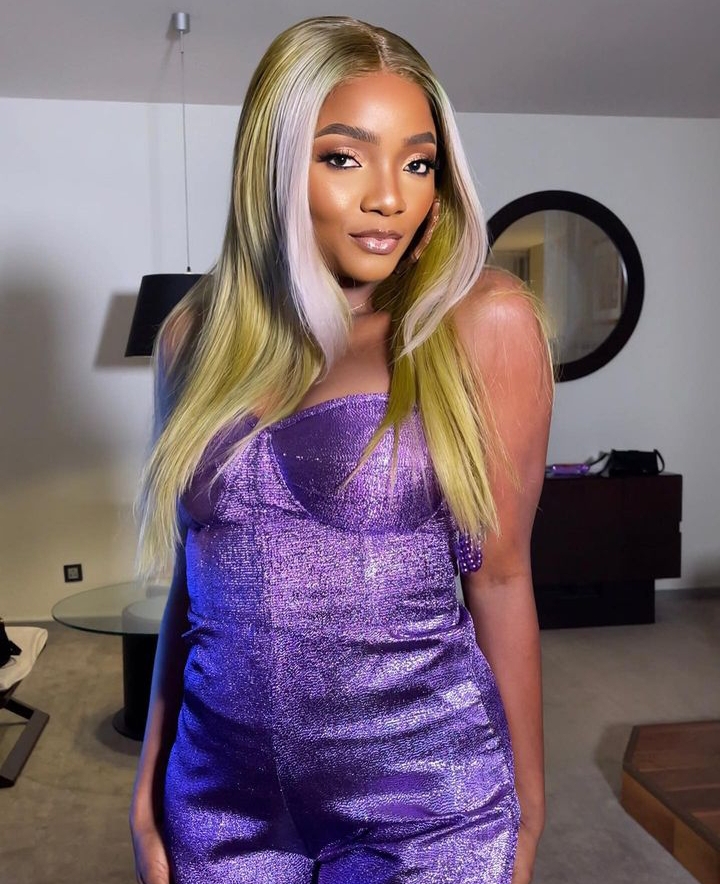 Singer Simi Reveals Why Africans relocate abroad, blasts Nigerian Leaders