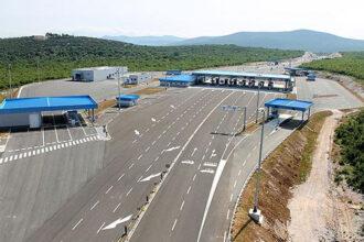 FG re-opens Seme border for vehicle importation