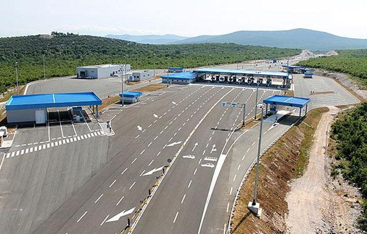 FG re-opens Seme border for vehicle importation