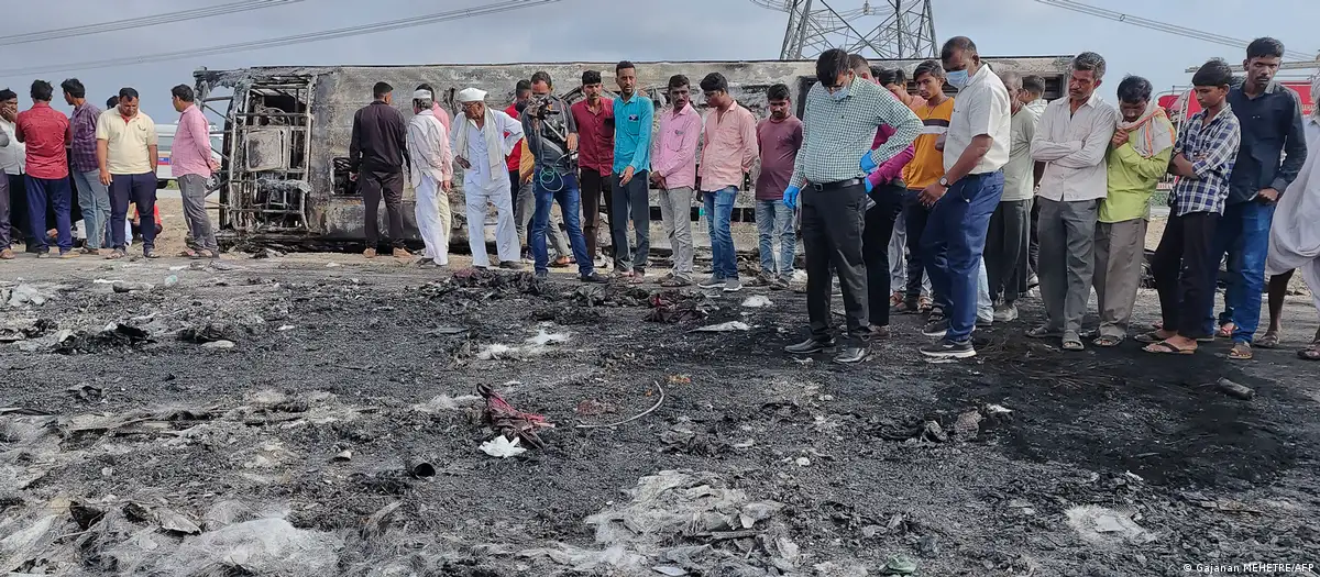 25 dead after bus crashes, catches fire in India