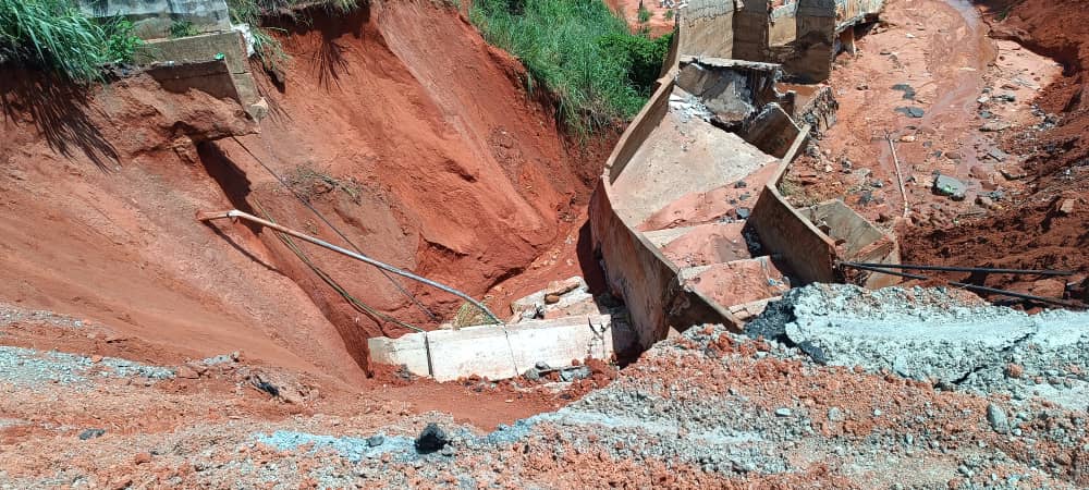 Anambra govt visits Onitsha erosion site, urges FG to intervene