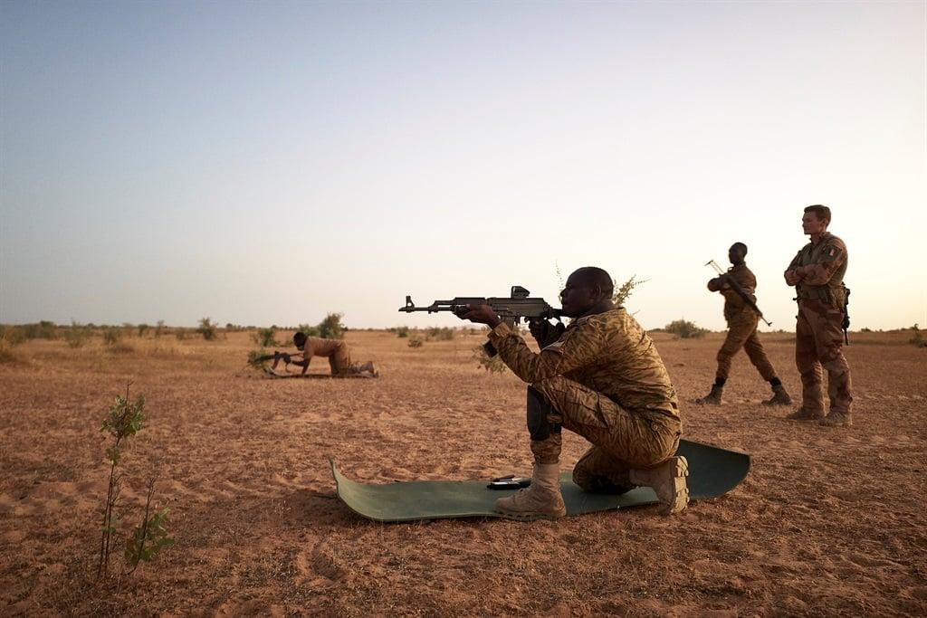15 killed in suspected Burkina jihadist attack 